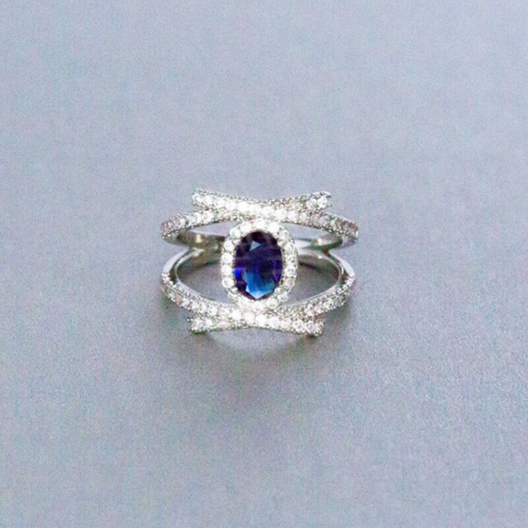 Elegant 925 Silver Oval Cut Blue Sapphire Ring New - Picture 3 of 4